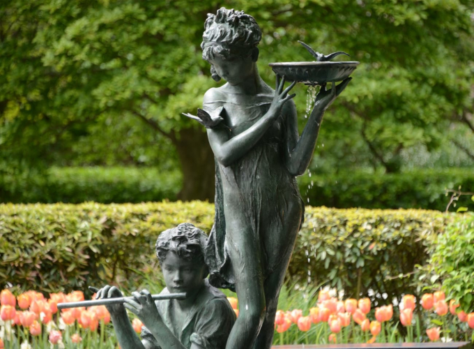 Burnett Fountain, sculpted by Bessie Potter Vonnoh