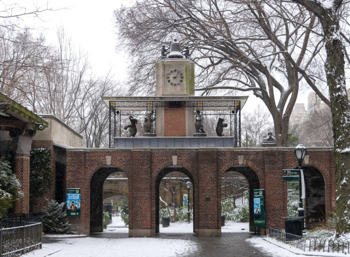 Delacorte Clock playing holiday classics