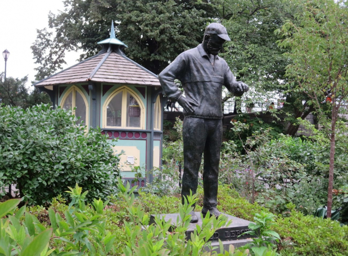 Fred Lebow Statue