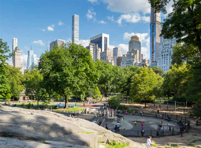 NYC skyline seen from Umpire Rock