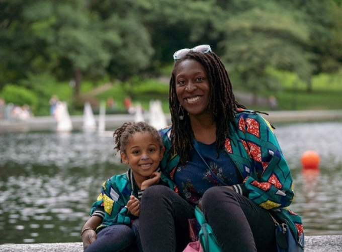 Typhelle and Elly-Sika pose at Conservatory Water