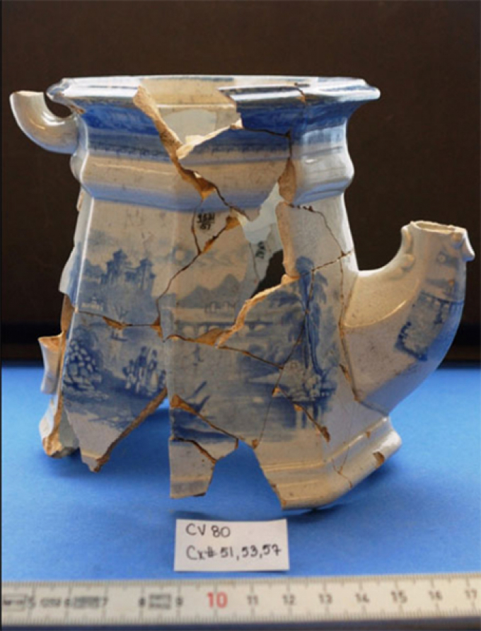 Teapot found near Elizabeth Harding's house